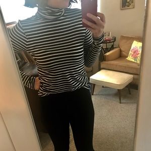 Gap striped turtleneck ❤️